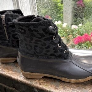 Sperry Saltwater Cheetah Duck Boot - Excellent Condition - Women’s Size 6